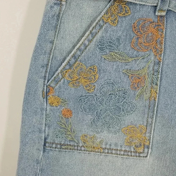 {Driftwood} Paperbag Short Stencil Light Wash - Picture 7 of 13